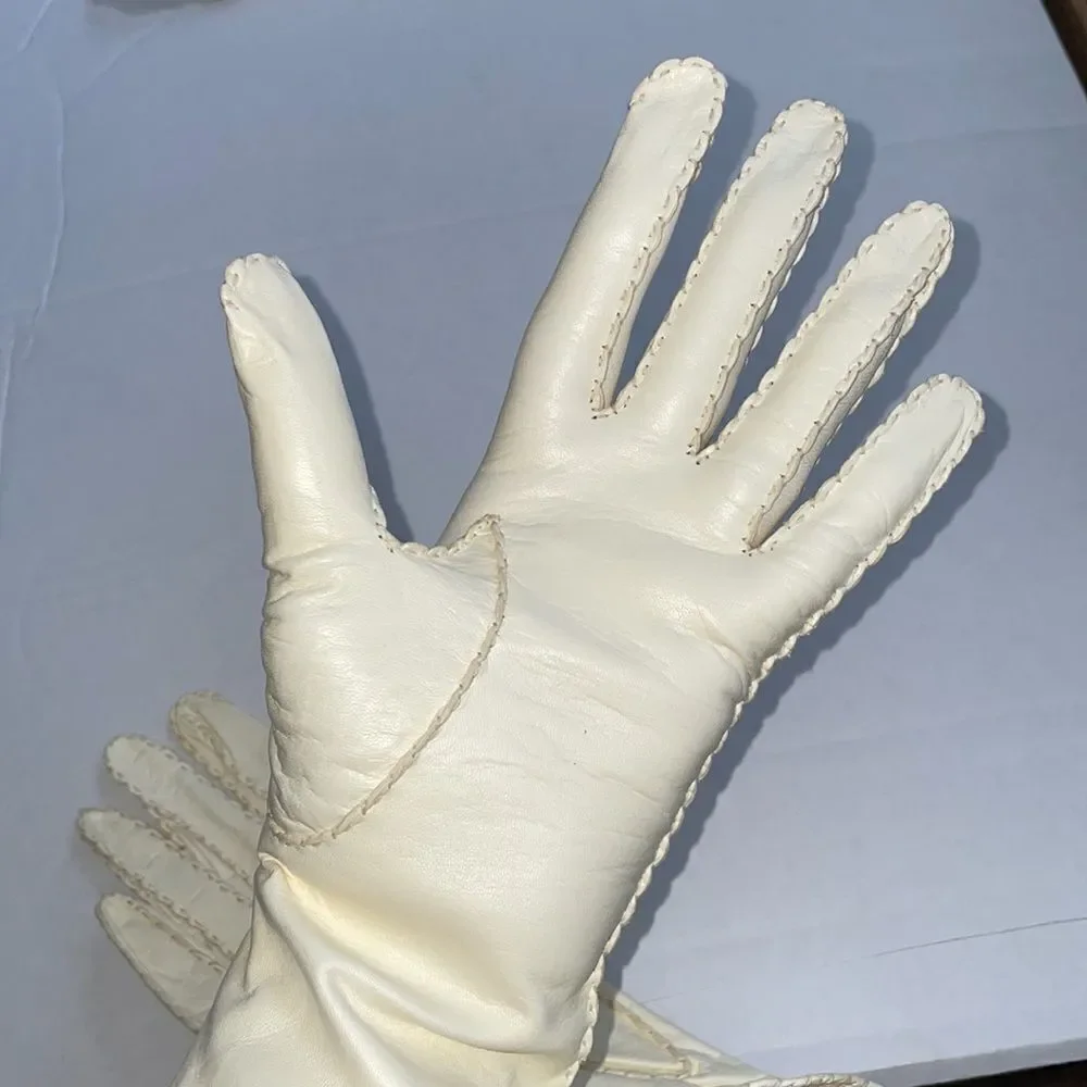 Nwot Vtg Marto Mate table cut cream colored lambskin gloves‎